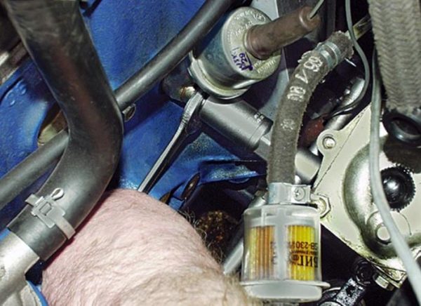 Как снять измеритель давления масла автомобиля «Жигули»