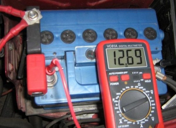 Регулятор напряжения генератора ВАЗ 2107 маркировка, предохранители и реле. Как работает монтажный блок ВАЗ 2105