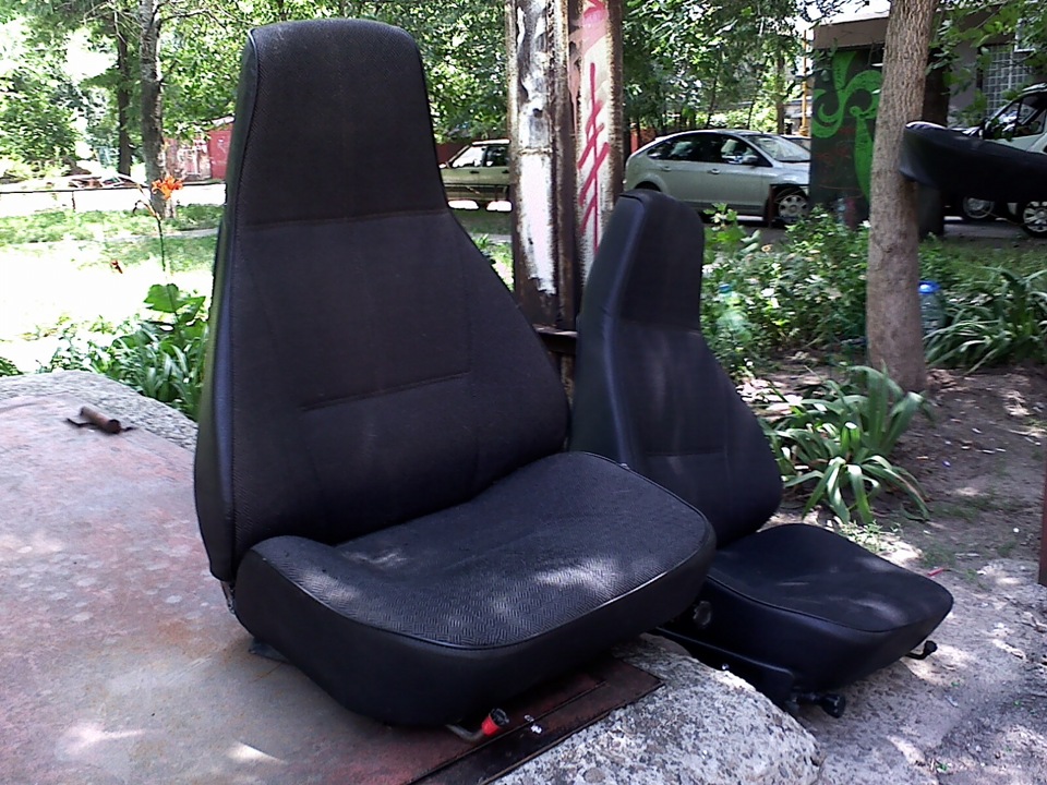 Купить передние сиденья на ваз 2107. Переднее водительское сидение на ВАЗ 2107. Передние сиденья ВАЗ 2107. Передние кресла ВАЗ 2107. Сиденье ВАЗ 21074.