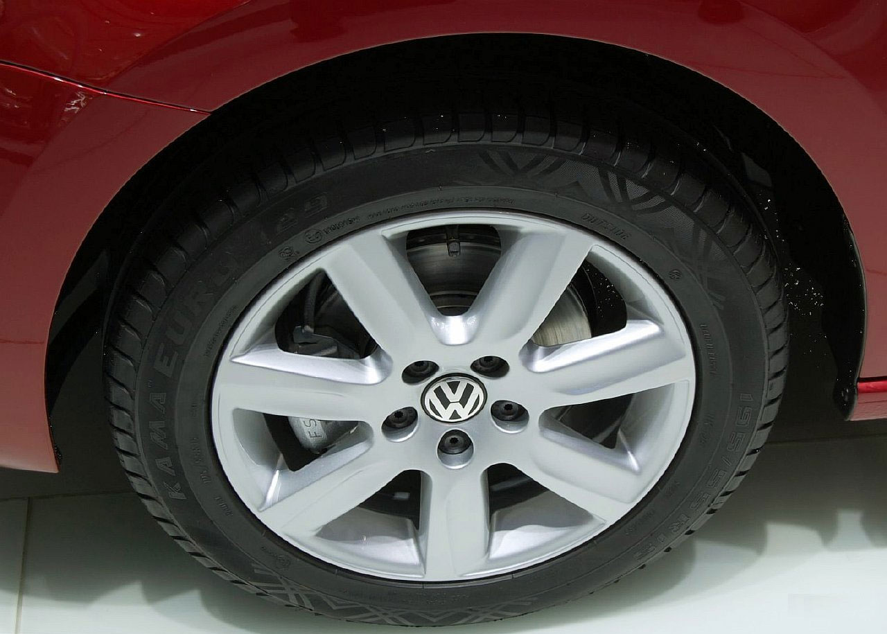 Стоит ли ставить R16 диски на VW polo седан 14г.в.
